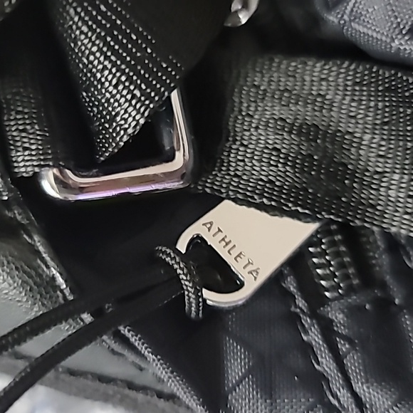 🗻 ATHLETA Stylish Black Crossbody or Fanny Pack Bag - Picture 7 of 10